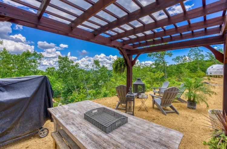The Aries-A Stargazing, Luxury Glamping Tent Rogersville Exterior foto