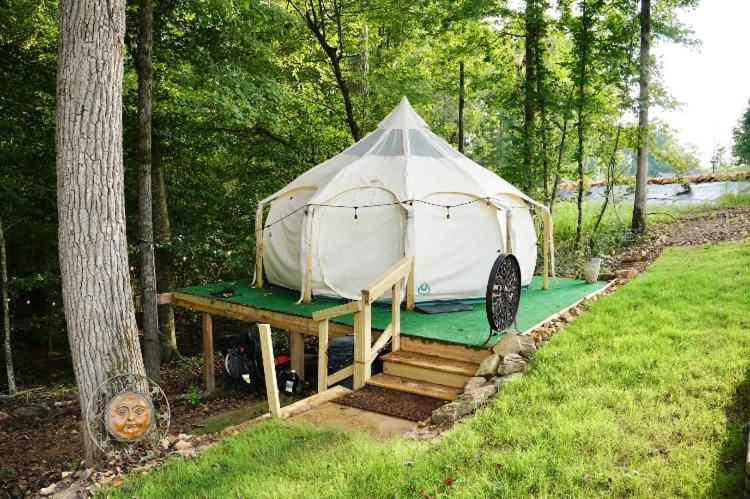 The Aries-A Stargazing, Luxury Glamping Tent Rogersville Exterior foto